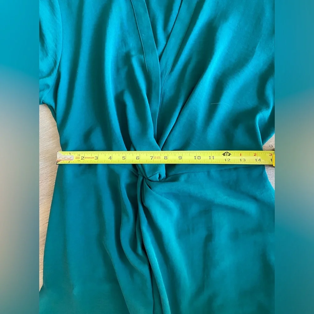 Nice green dress - Picture 6 of 7